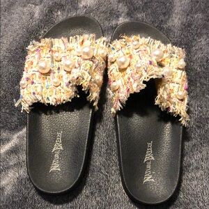 Nature Breeze Black and Cream Sandals with Plush Upper